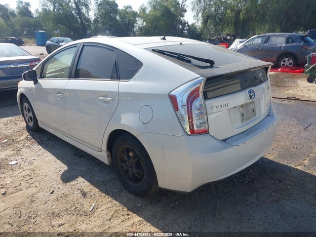 2015 TOYOTA PRIUS JTDKN3DU0F0460728 Photo 2