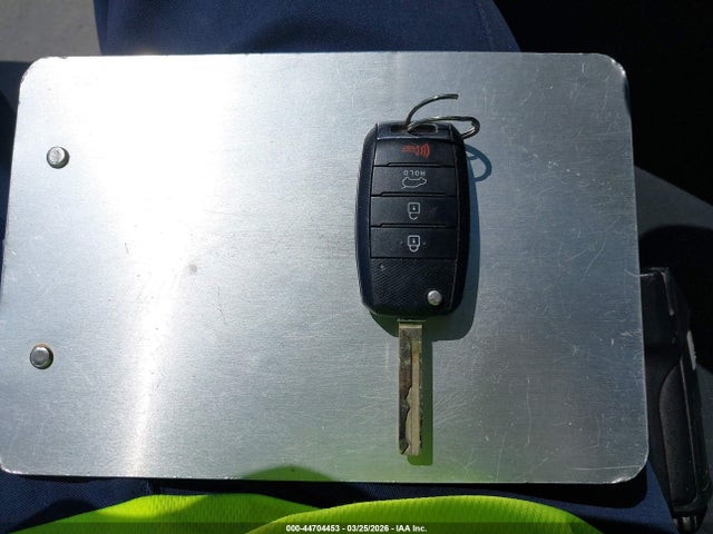 5XYPG4A33GG149453 KIA Sorento 2.4l Lx