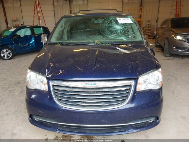 44704470 :رقم المزاد ، 2C4RC1CG7FR618699 vin ، 2015 Chrysler Town & Country Touring-l مزاد بيع