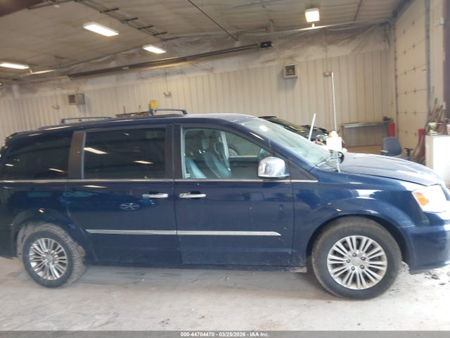 44704470 :رقم المزاد ، 2C4RC1CG7FR618699 vin ، 2015 Chrysler Town & Country Touring-l مزاد بيع