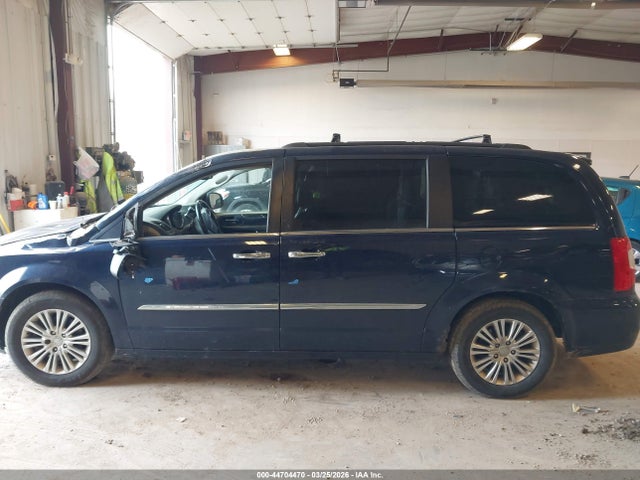 44704470 :رقم المزاد ، 2C4RC1CG7FR618699 vin ، 2015 Chrysler Town & Country Touring-l مزاد بيع