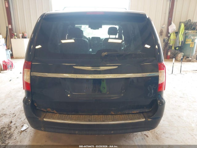 44704470 :رقم المزاد ، 2C4RC1CG7FR618699 vin ، 2015 Chrysler Town & Country Touring-l مزاد بيع