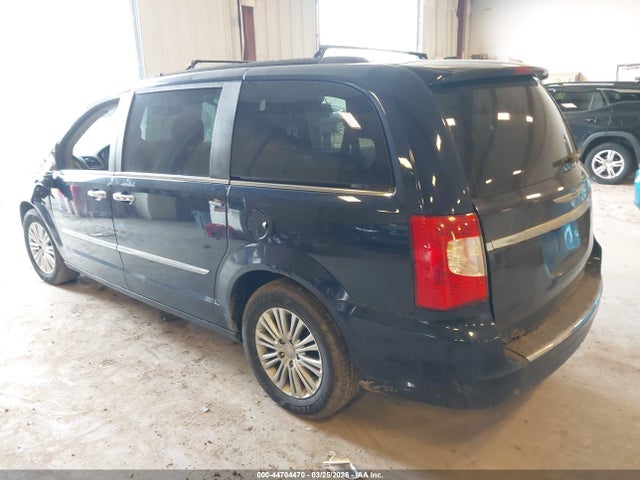 44704470 :رقم المزاد ، 2C4RC1CG7FR618699 vin ، 2015 Chrysler Town & Country Touring-l مزاد بيع