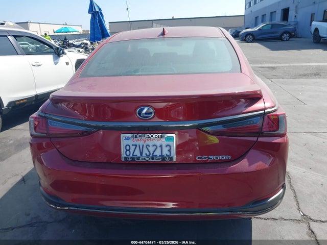44704471 :رقم المزاد ، 58AGA1C18NU015761 vin ، 2022 Lexus Es 300h F Sport مزاد بيع