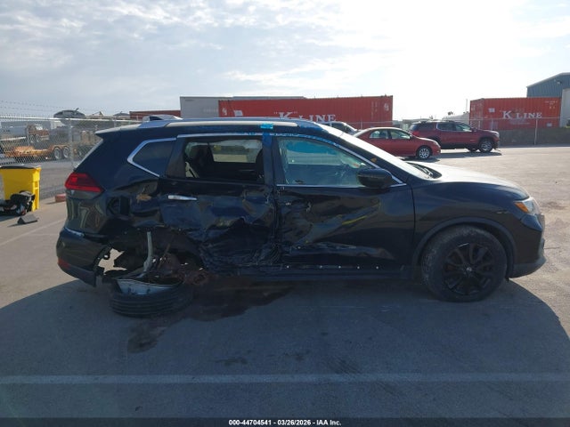 KNMAT2MV9HP544416 Nissan ROGUE SV