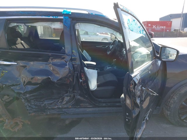 KNMAT2MV9HP544416 Nissan ROGUE SV