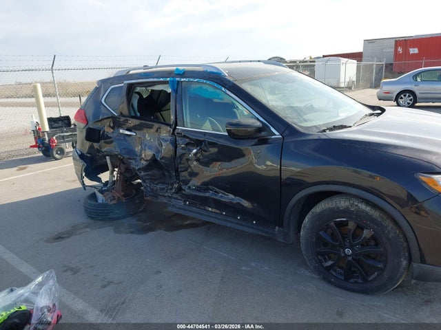 KNMAT2MV9HP544416 Nissan ROGUE SV