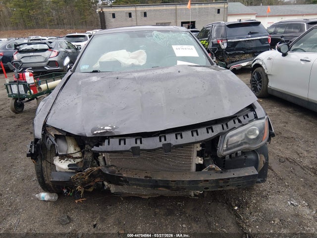 2014 Chrysler 300c მანქანა იყიდება აუქციონზე, vin: 2C3CCAET4EH117813, აუქციონის ნომერი: 44704564