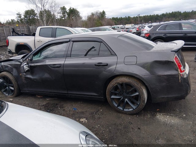 2014 Chrysler 300c მანქანა იყიდება აუქციონზე, vin: 2C3CCAET4EH117813, აუქციონის ნომერი: 44704564