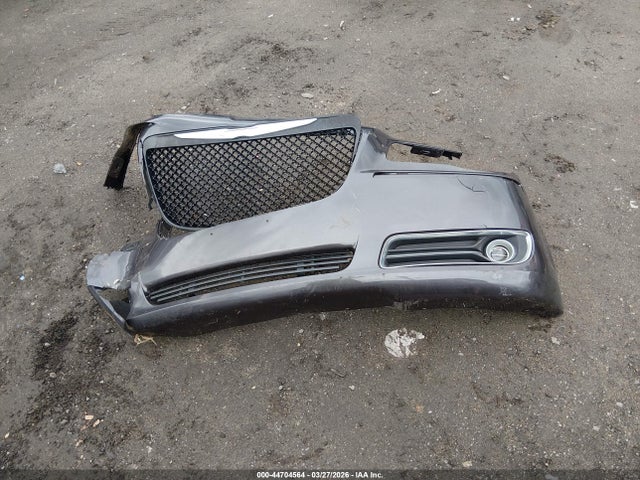 2014 Chrysler 300c მანქანა იყიდება აუქციონზე, vin: 2C3CCAET4EH117813, აუქციონის ნომერი: 44704564