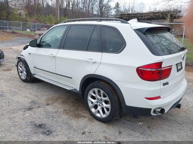 2011 BMW X5 5UXZV4C58BL408625 Photo 2