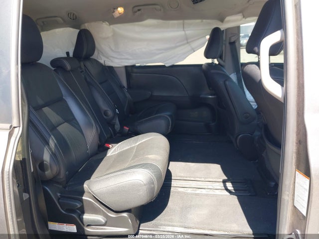 2016 Toyota Sienna Se 8 Passenger მანქანა იყიდება აუქციონზე, vin: 5TDXK3DC8GS700869, აუქციონის ნომერი: 44704615
