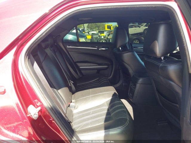 44704618 :رقم المزاد ، 2C3CCABT2MH589334 vin ، 2021 Chrysler 300 مزاد بيع