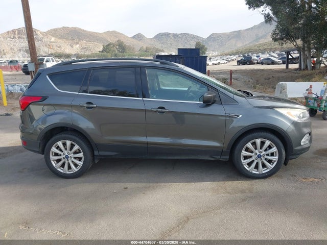 1FMCU0HD0KUA35718 Ford ESCAPE SEL