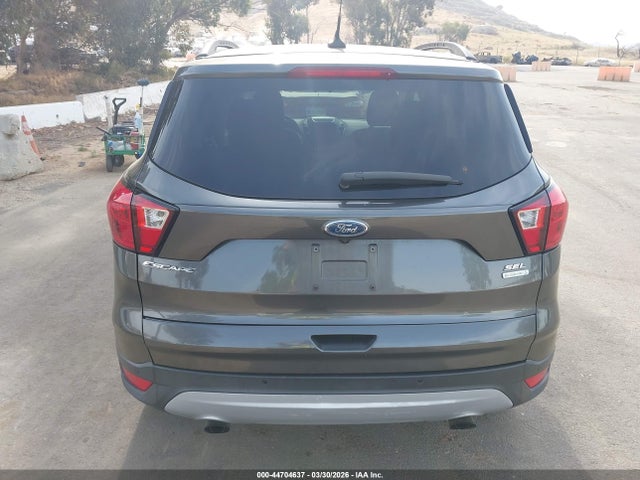 1FMCU0HD0KUA35718 Ford ESCAPE SEL
