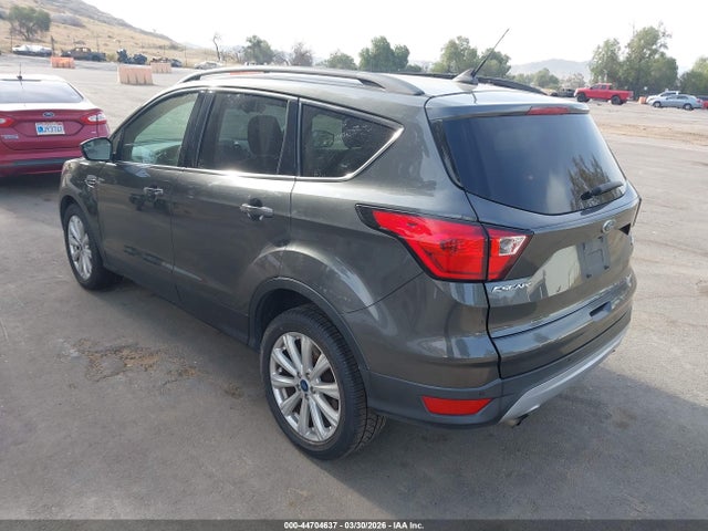 1FMCU0HD0KUA35718 Ford ESCAPE SEL