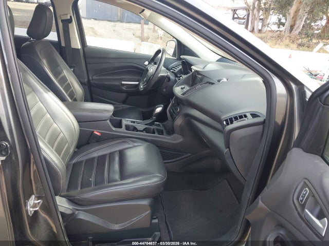 1FMCU0HD0KUA35718 Ford ESCAPE SEL