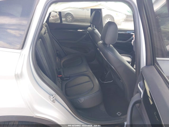 2018 BMW X1 WBXHU7C38J5H41352 Photo 7