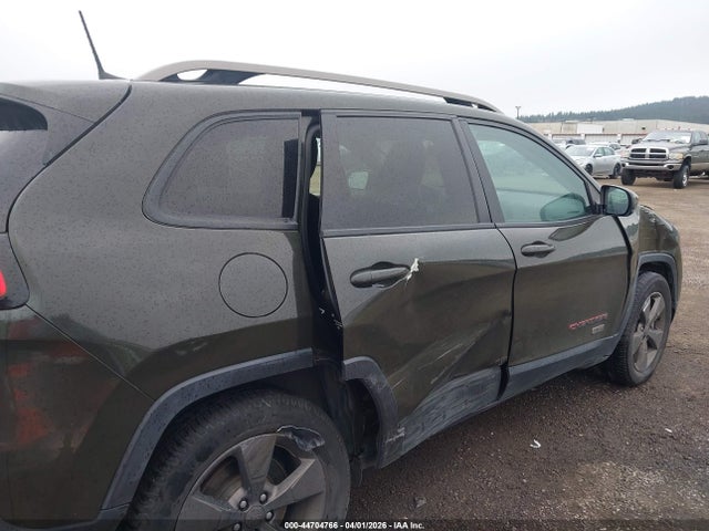 1C4PJMCB5GW289383 Jeep Cherokee 75th Anniversary