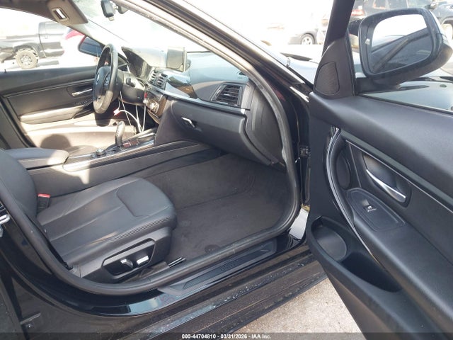 Продажа на аукционе авто 2017 Bmw 320i, vin: WBA8E1G54HNU13613, номер лота: 44704810