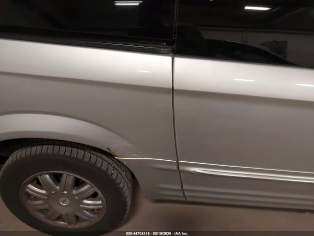 Продаж на аукціоні авто 2004 Chrysler Town & Country Limited, vin: 2C8GP64L44R529639, номер лоту: 44704816