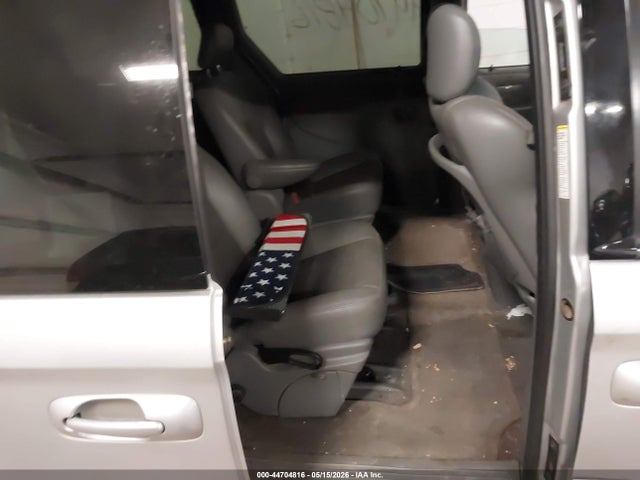 Продаж на аукціоні авто 2004 Chrysler Town & Country Limited, vin: 2C8GP64L44R529639, номер лоту: 44704816