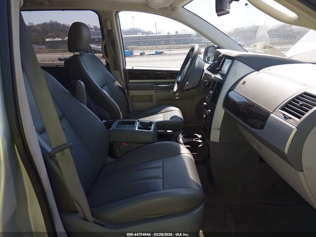 44704844 :رقم المزاد ، 2D4RN5DX4AR236187 vin ، 2010 Dodge Grand Caravan Sxt مزاد بيع