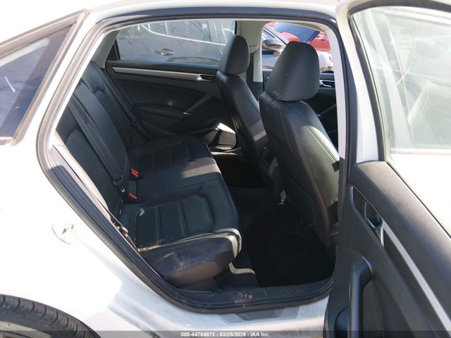 44704873 :رقم المزاد ، 1VWAA7A33JC038399 vin ، 2018 Volkswagen Passat 2.0t R-line/2.0t S مزاد بيع