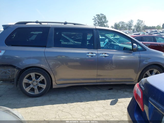 Toyota Sienna Se 8 Passenger 2017 5TDXZ3DC0HS891927 Image 14