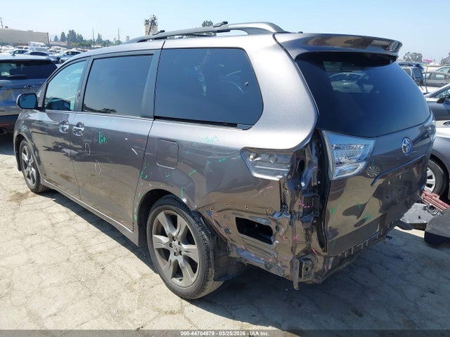Toyota Sienna Se 8 Passenger 2017 5TDXZ3DC0HS891927 Image 3
