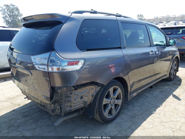 Toyota Sienna Se 8 Passenger 2017 5TDXZ3DC0HS891927 Image 4