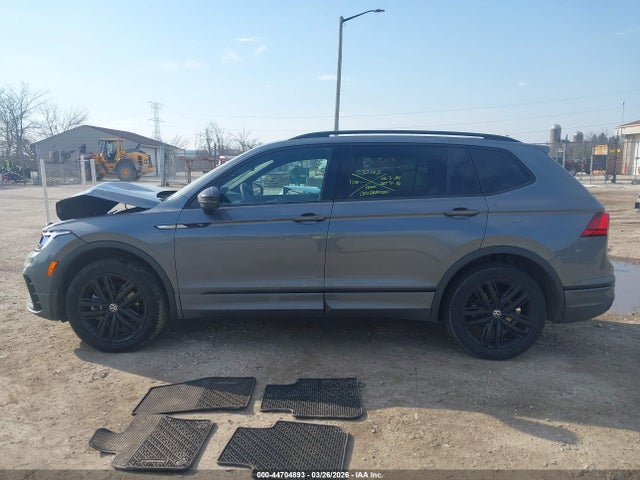 Продажа на аукционе авто 2022 Volkswagen Tiguan 2.0t Se R-line Black, vin: 3VV8B7AX4NM129768, номер лота: 44704893
