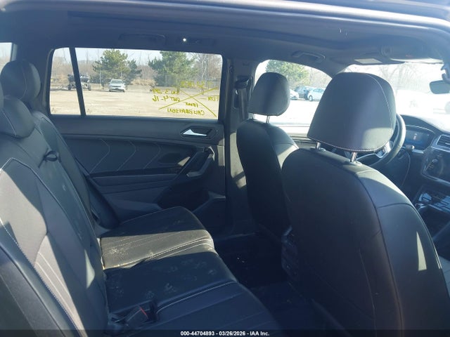 Продажа на аукционе авто 2022 Volkswagen Tiguan 2.0t Se R-line Black, vin: 3VV8B7AX4NM129768, номер лота: 44704893