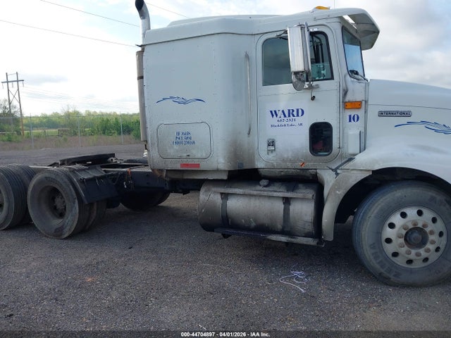 44704897 :رقم المزاد ، 2HSFMAMR3XC030522 vin ، 1999 International 9200 مزاد بيع