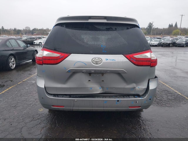 5TDYK3DCXFS631363 Toyota Sienna Xle Premium 8 Passenger