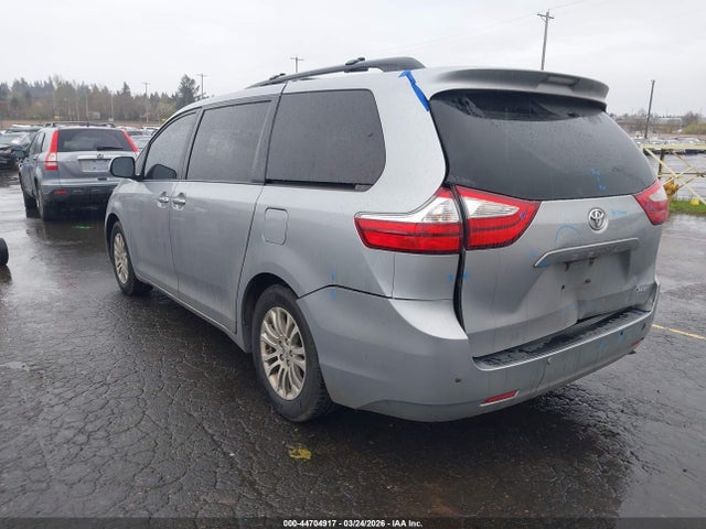 5TDYK3DCXFS631363 Toyota Sienna Xle Premium 8 Passenger