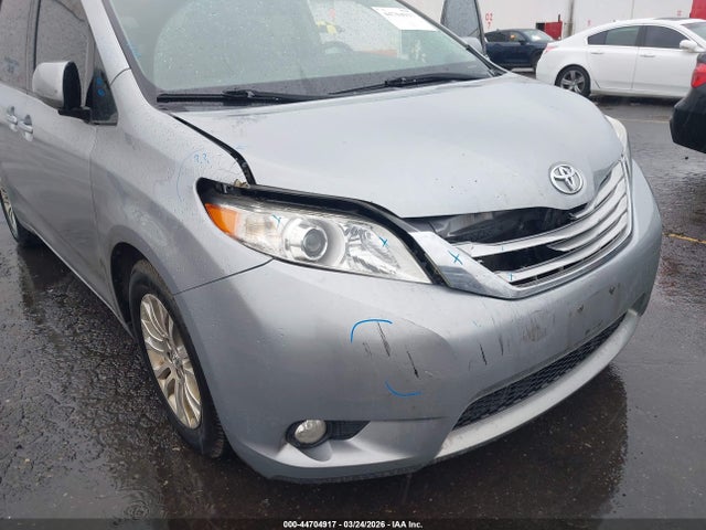 5TDYK3DCXFS631363 Toyota Sienna Xle Premium 8 Passenger