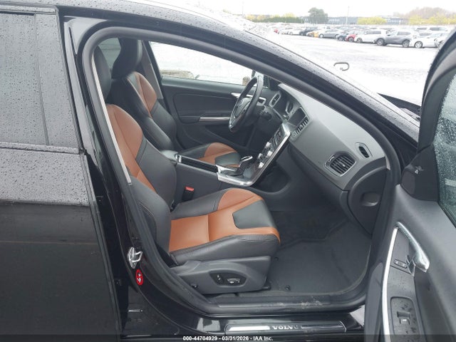 YV440MWK7J2054092 Volvo V60 Cross Country T5