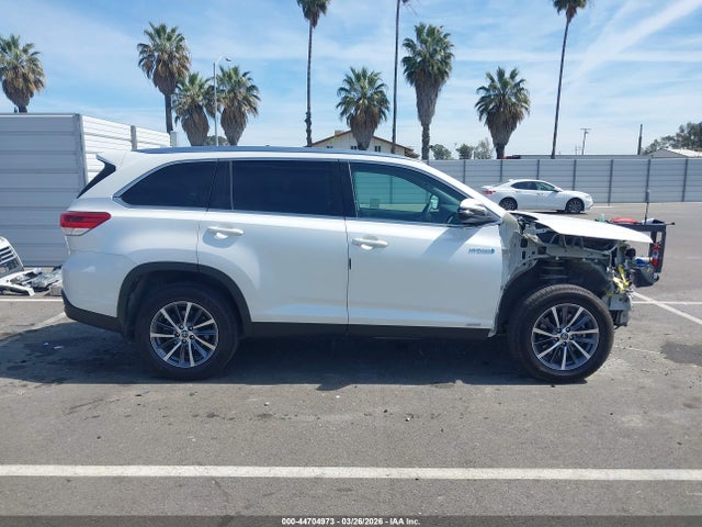 5TDJGRFH0KS064556 Toyota Highlander Hybrid Xle