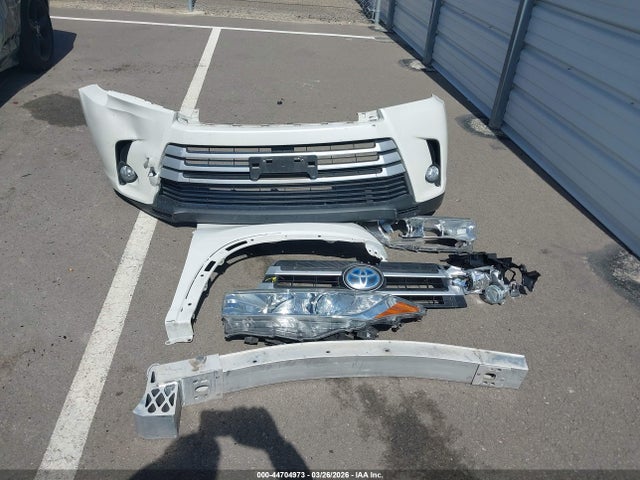 5TDJGRFH0KS064556 Toyota Highlander Hybrid Xle