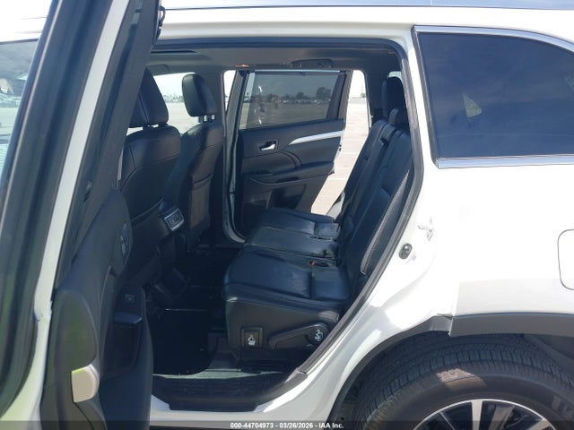 5TDJGRFH0KS064556 Toyota Highlander Hybrid Xle