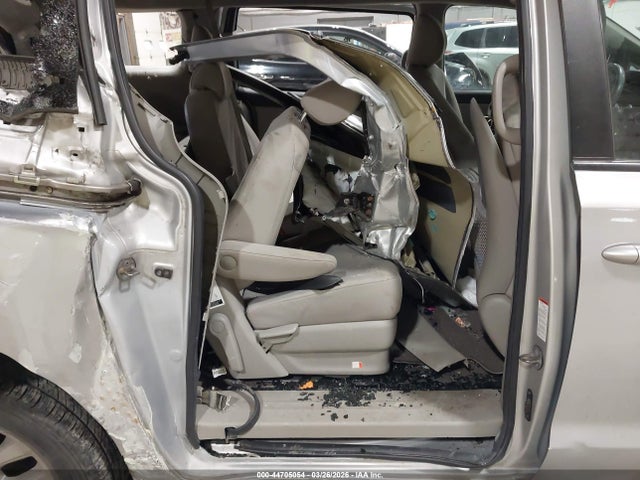 Продаж на аукціоні авто 2020 Kia Sedona Lx, vin: KNDMB5C16L6597573, номер лоту: 44705054