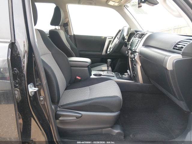 Продажа на аукционе авто 2024 Toyota 4runner Sr5, vin: JTEMU5JR8R6212988, номер лота: 44705061