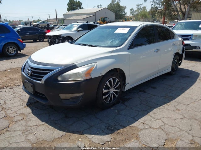 Nissan Altima 2.5 S 2015 1N4AL3AP4FC428126 Image 2