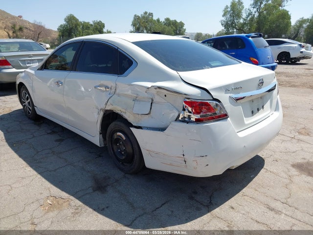 Nissan Altima 2.5 S 2015 1N4AL3AP4FC428126 Image 3