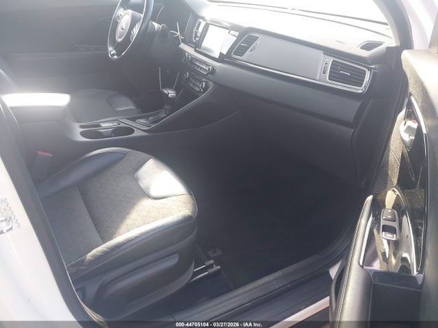 KNDCC3LC9H5071112 KIA NIRO EX