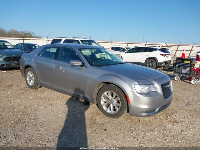 2016 Chrysler 300 Limited მანქანა იყიდება აუქციონზე, vin: 2C3CCAAG7GH238282, აუქციონის ნომერი: 44705164