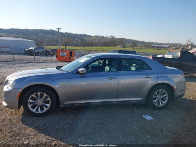 2016 Chrysler 300 Limited მანქანა იყიდება აუქციონზე, vin: 2C3CCAAG7GH238282, აუქციონის ნომერი: 44705164