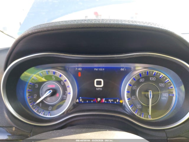 2016 Chrysler 300 Limited მანქანა იყიდება აუქციონზე, vin: 2C3CCAAG7GH238282, აუქციონის ნომერი: 44705164