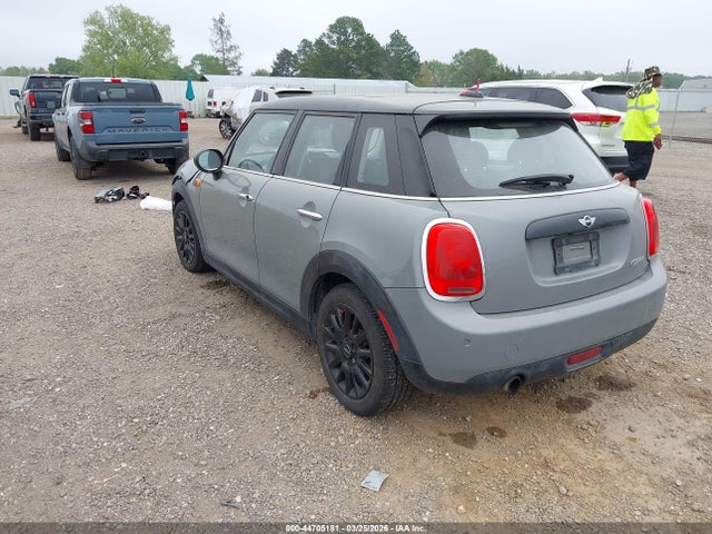 2017 MINI HARDTOP WMWXU1C37H2E19364 Photo 2
